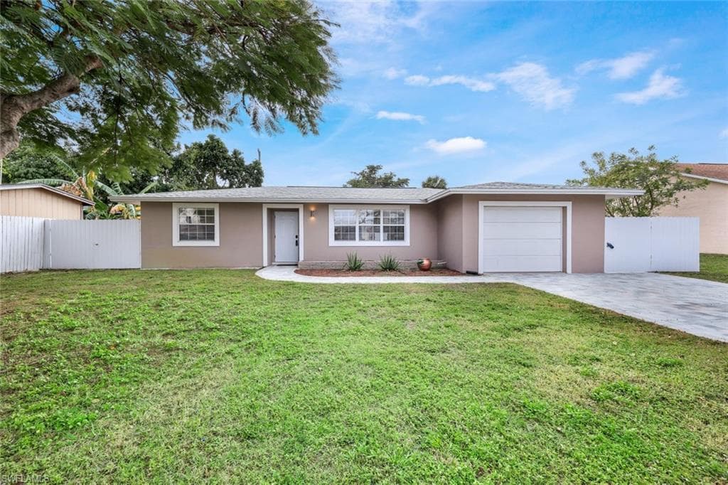 4830 Cortez CIR NAPLES, FL 34112
