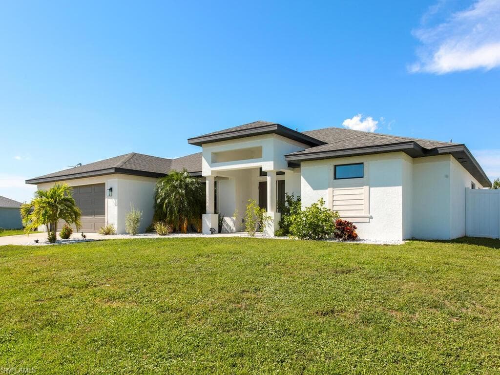 2221 SW 21st ST CAPE CORAL, FL 33991