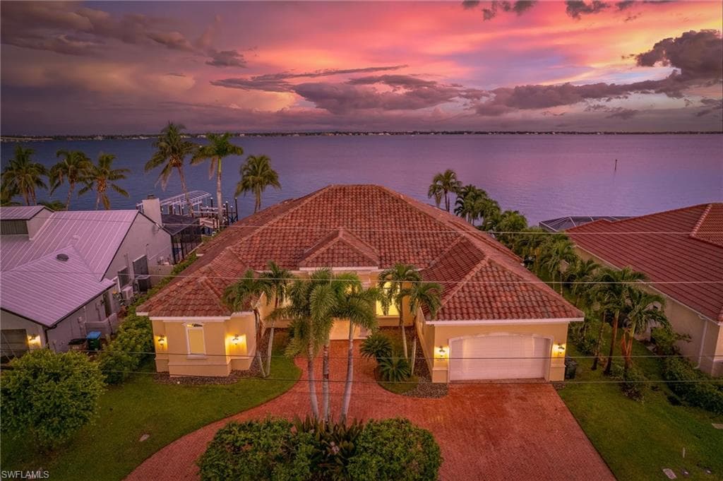 2444 SE 28th ST CAPE CORAL, FL 33904