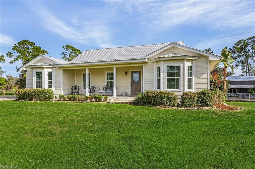 1561 Ivan BLVD LABELLE, FL 33935