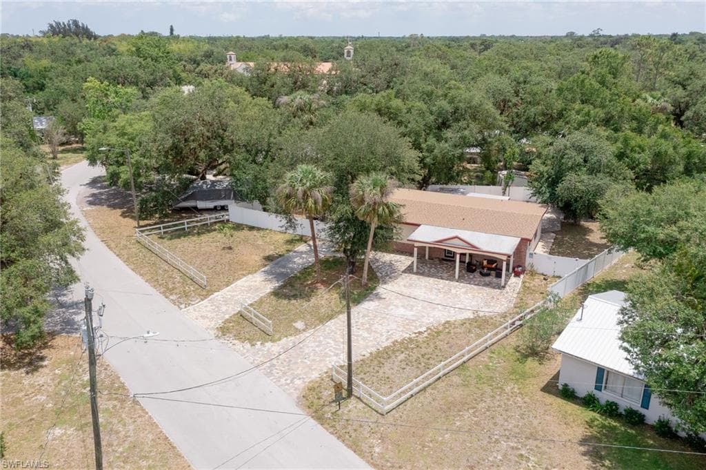 315 Riverview DR LABELLE, FL 33935