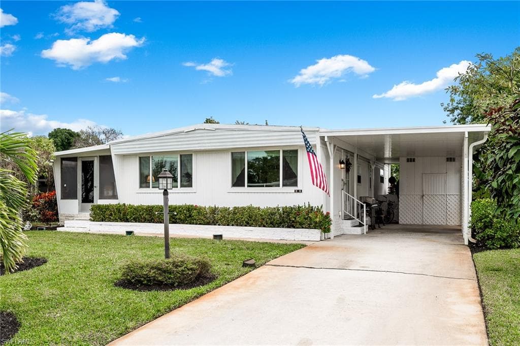 40 Le Mans DR NAPLES, FL 34112