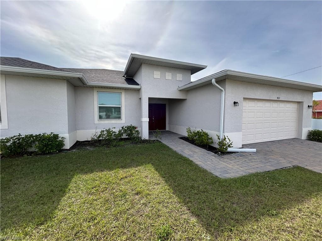 922 NE 19th ST CAPE CORAL, FL 33909