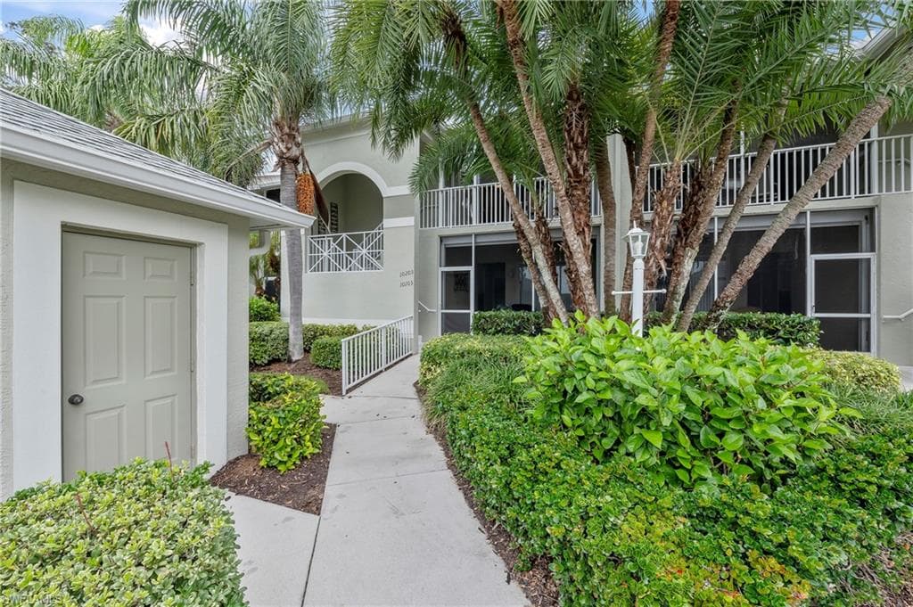 26931 Clarkston DR 203 BONITA SPRINGS, FL 34135