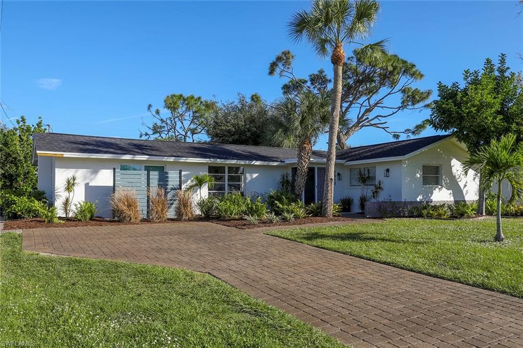 1017 El Rio AVE FORT MYERS, FL 33919