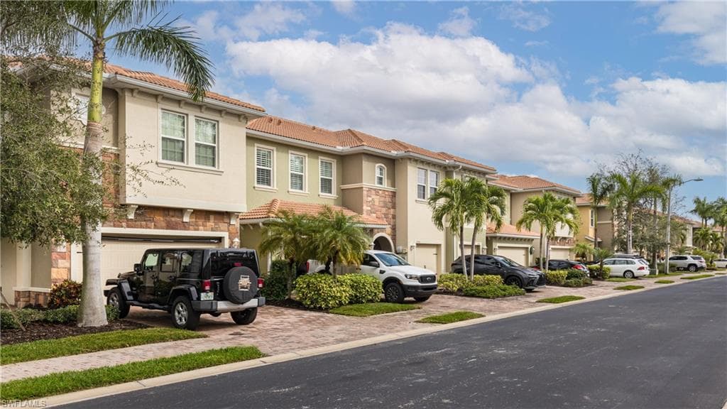 10808 Alvara Point DR BONITA SPRINGS, FL 34135