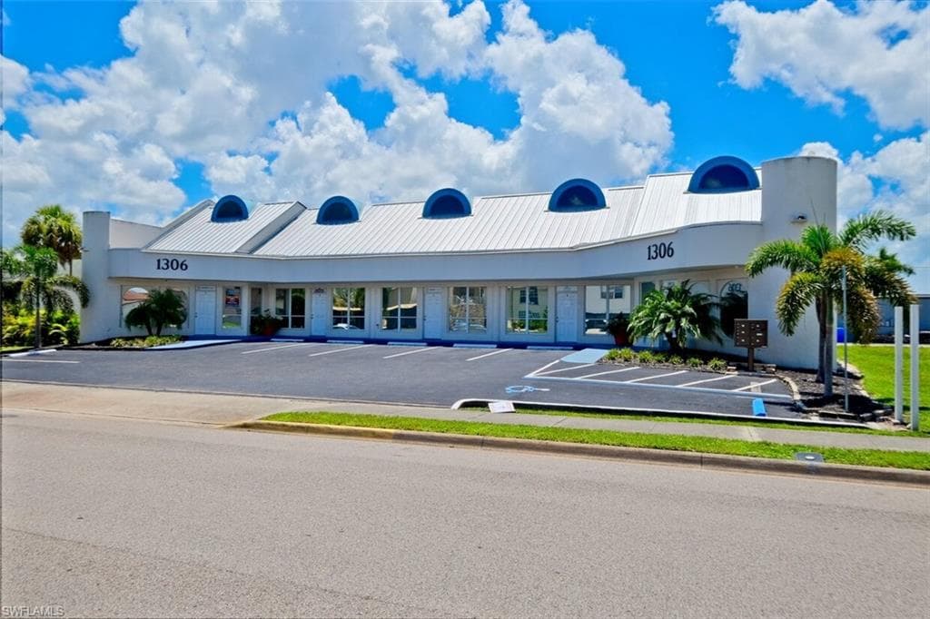 1306 SE 46th LN CAPE CORAL, FL 33904
