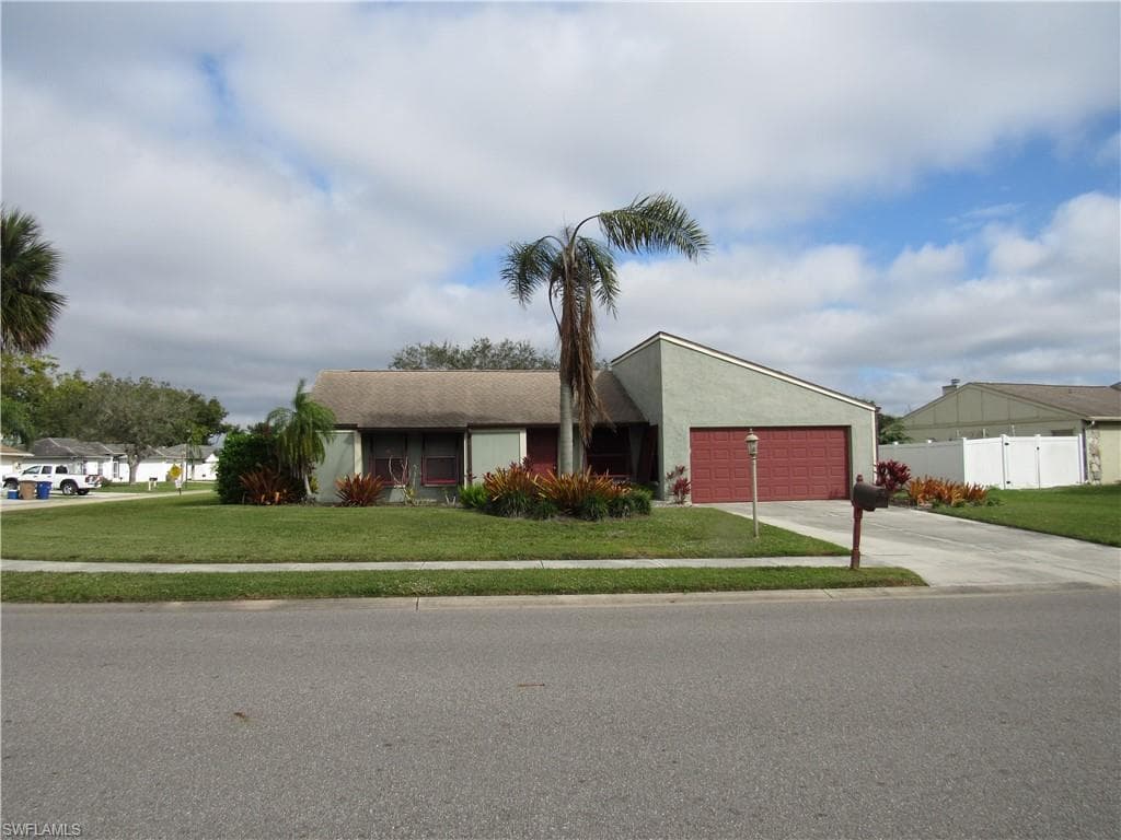 15701 Coral Vine LN FORT MYERS, FL 33905