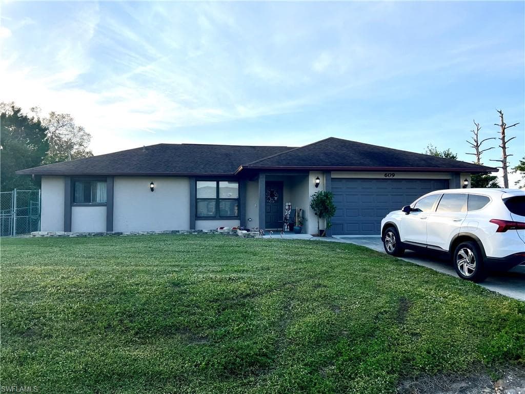 609 5th AVE LEHIGH ACRES, FL 33972