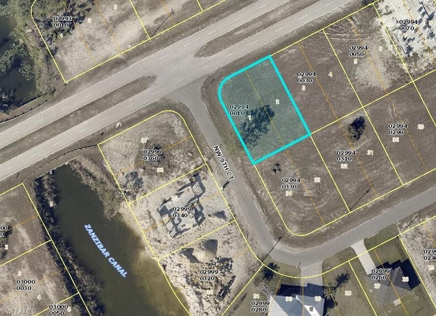 908 Wilmington PKWY CAPE CORAL, FL 33993