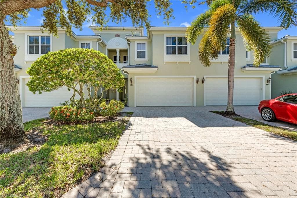 1410 Mariposa CIR 103 NAPLES, FL 34105