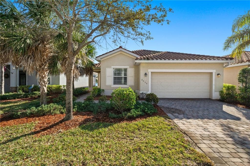 8650 Pegasus DR LEHIGH ACRES, FL 33971