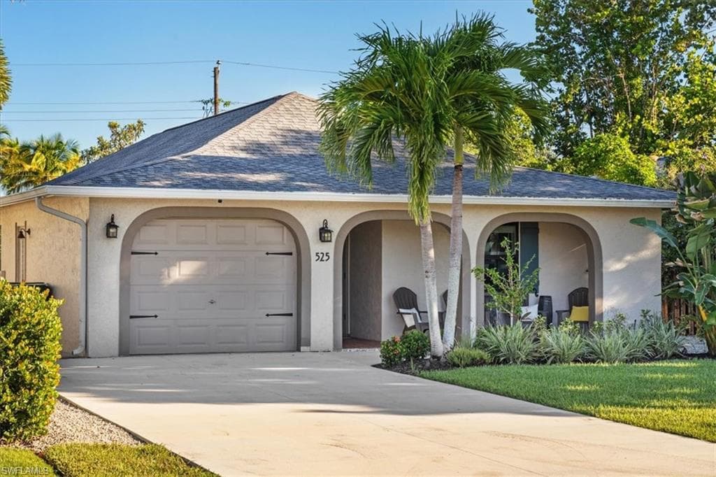 525 108th AVE N NAPLES, FL 34108