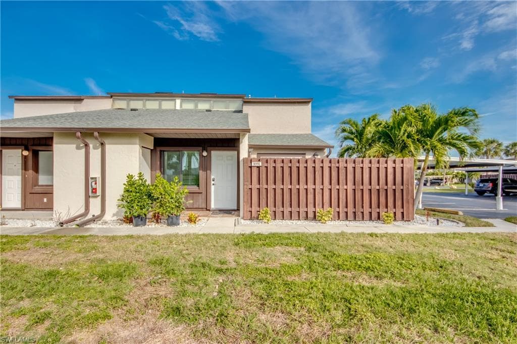 8991 Somerset BLVD FORT MYERS, FL 33919