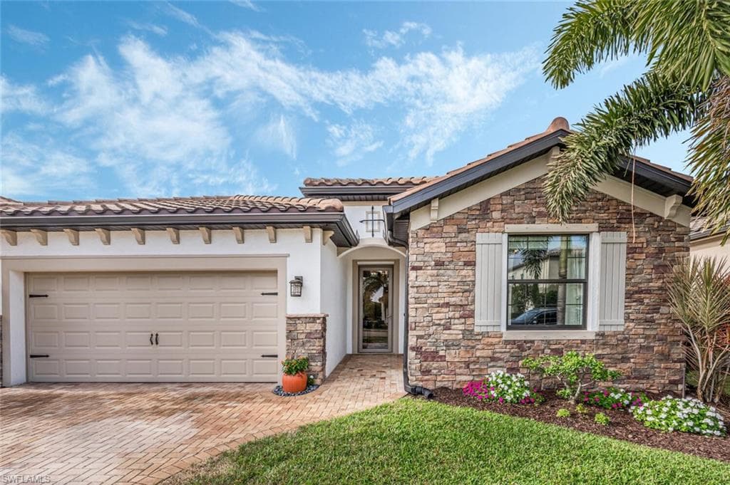 9317 Woodhurst DR NAPLES, FL 34120