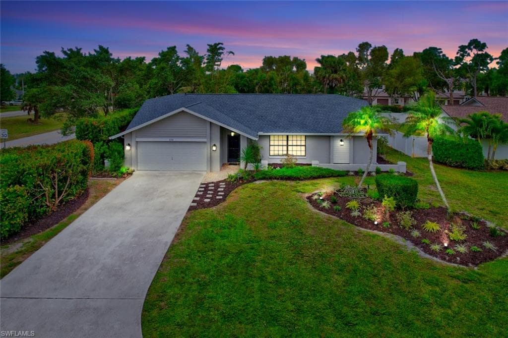 194 Wickliffe DR NAPLES, FL 34110