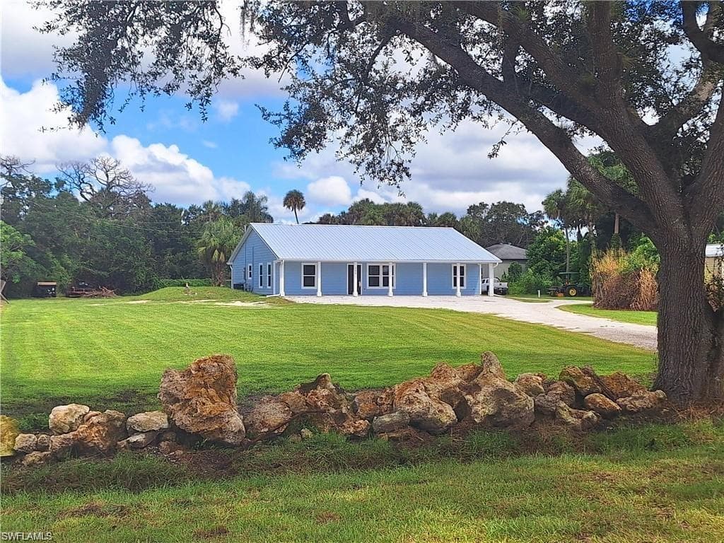 258 Duncan LN NORTH FORT MYERS, FL 33903