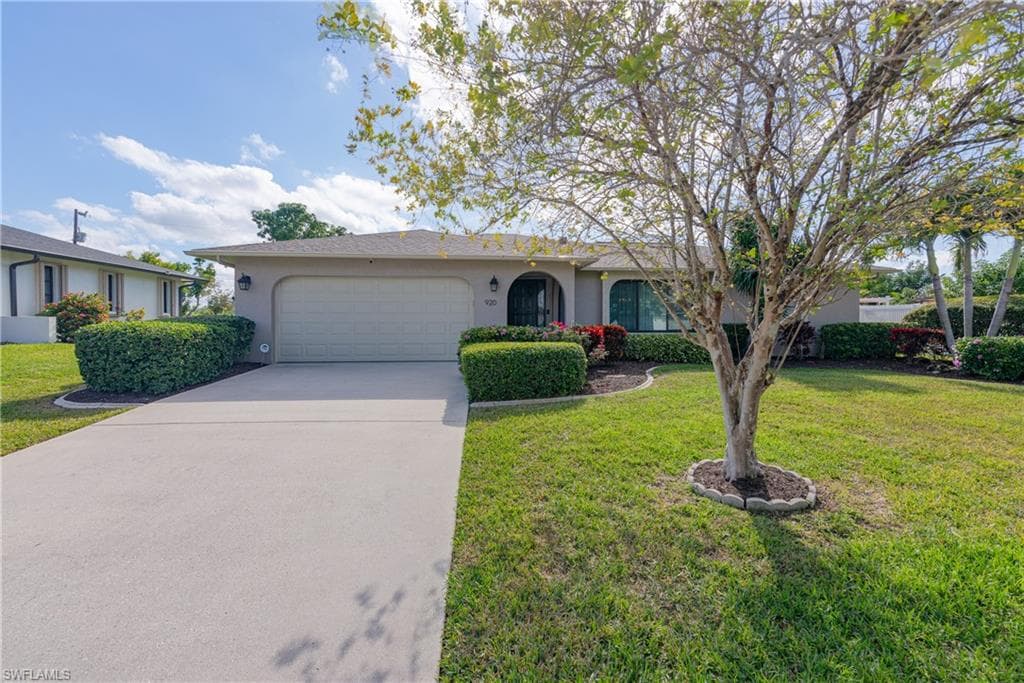 920 SE 30th ST CAPE CORAL, FL 33904