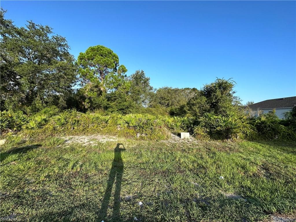1611 5th AVE LEHIGH ACRES, FL 33972