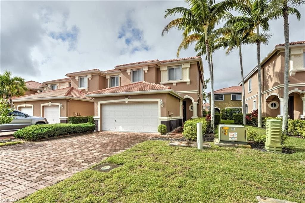 9835 Roundstone CIR FORT MYERS, FL 33967