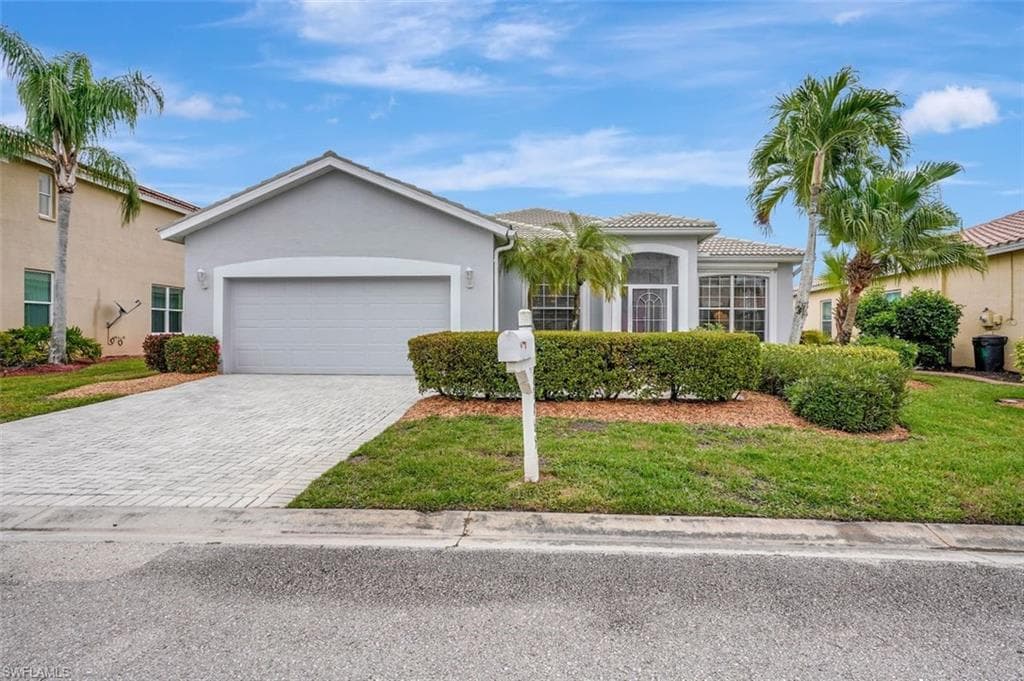 11165 Lakeland CIR FORT MYERS, FL 33913