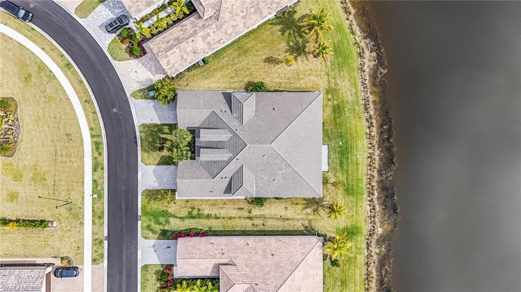 28584 LOBOS CIR BONITA SPRINGS, FL 34135