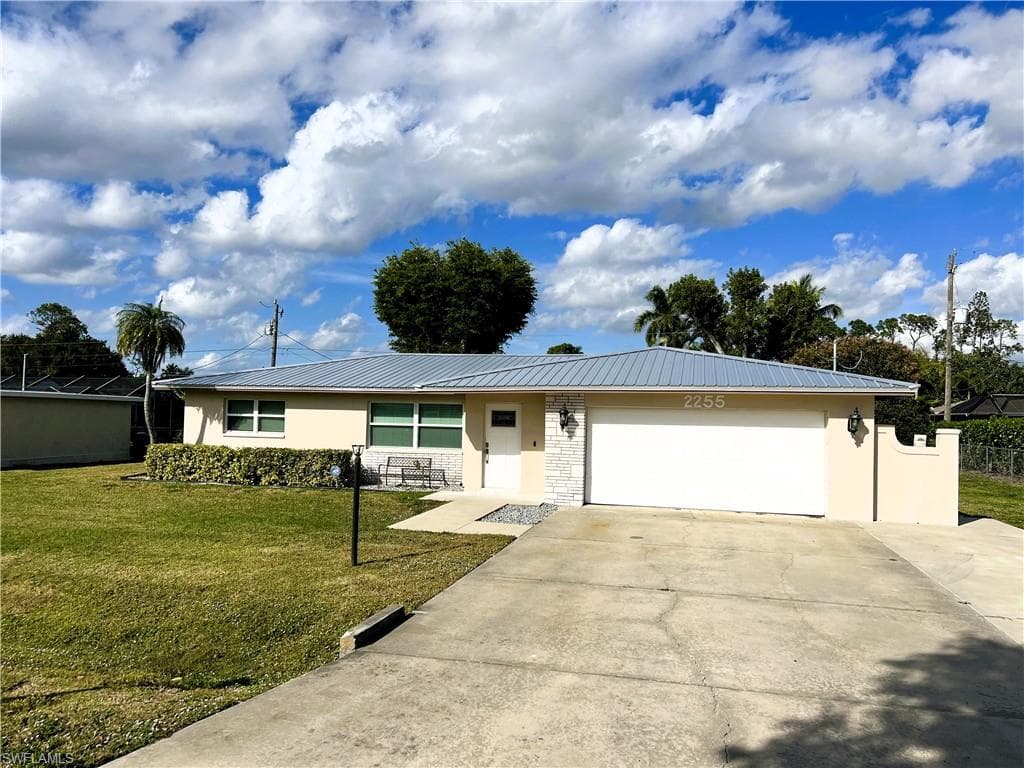 2255 Ephraim AVE FORT MYERS, FL 33907