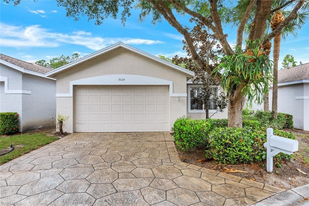 9329 Lake Abby LN BONITA SPRINGS, FL 34135