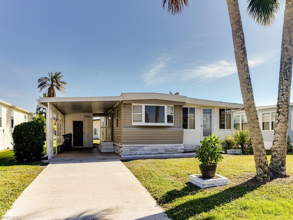 11 San Remo CIR NAPLES, FL 34112