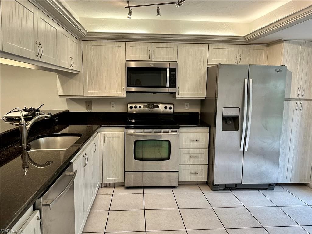 209 Pinebrook DR FORT MYERS, FL 33907