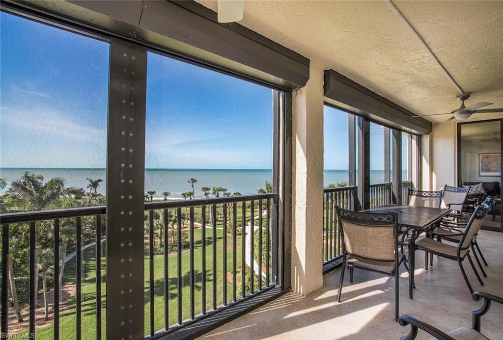 10851 Gulf Shore DR 402 NAPLES, FL 34108