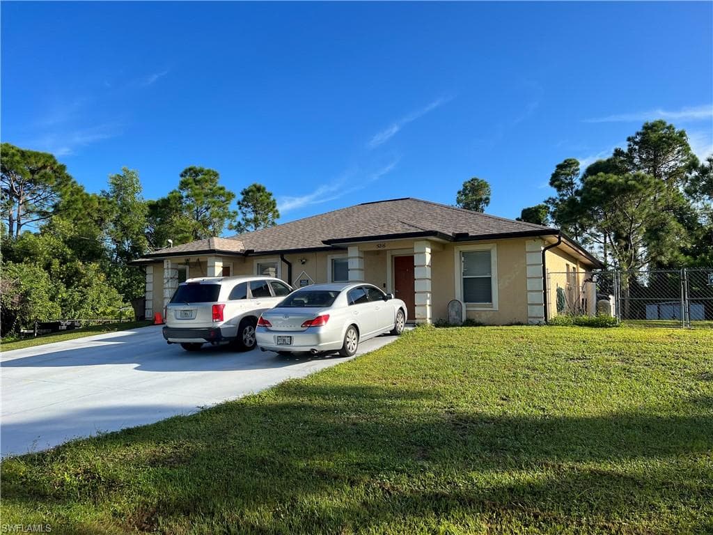5216 28th ST SW LEHIGH ACRES, FL 33973