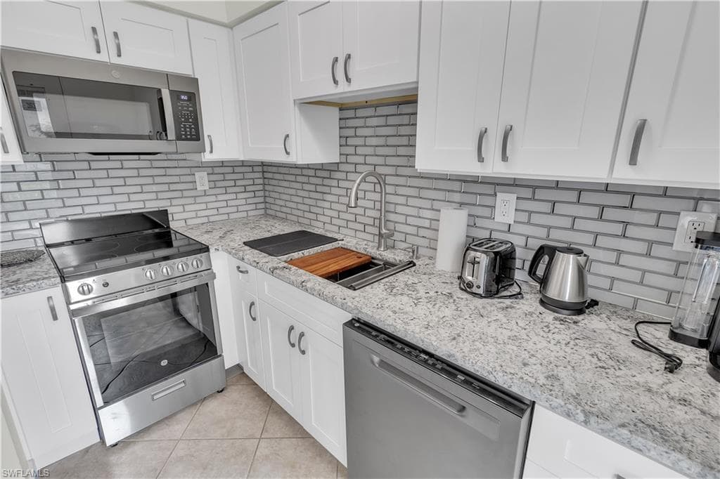 240 Collier BLVD D-1 MARCO ISLAND, FL 34145
