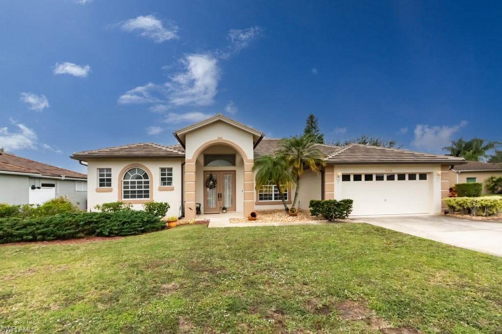 748 Grand Rapids BLVD NAPLES, FL 34120