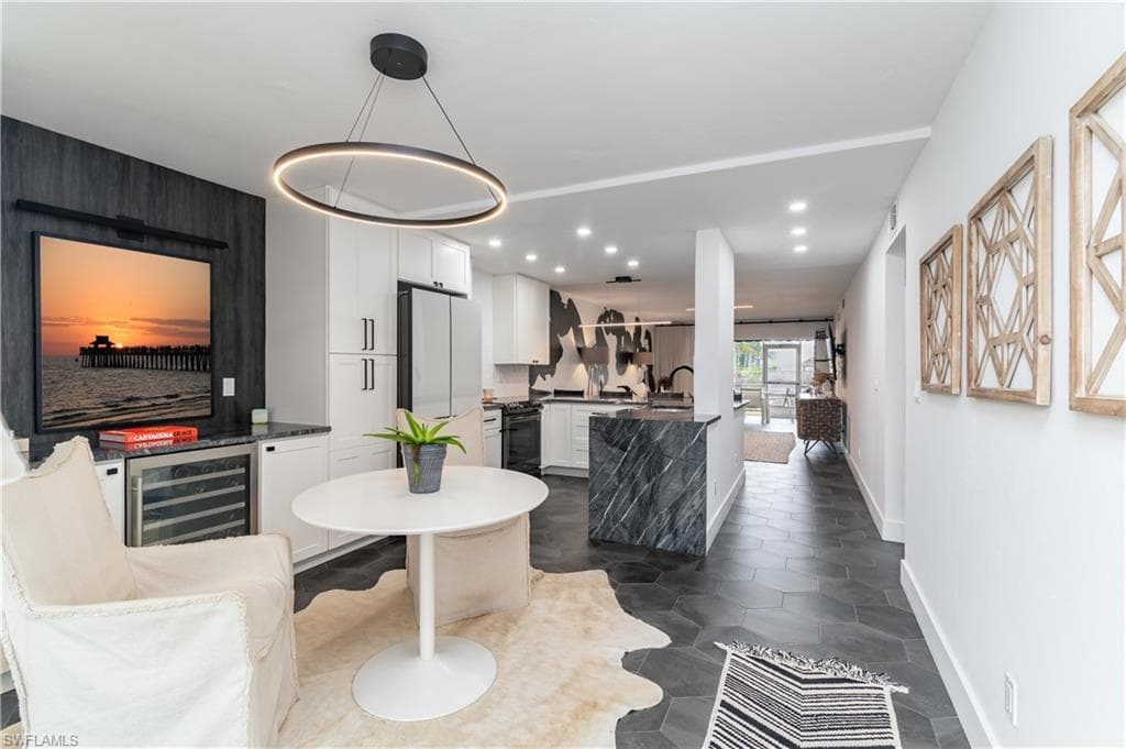 828 Gulf Pavilion DR 105 NAPLES, FL 34108