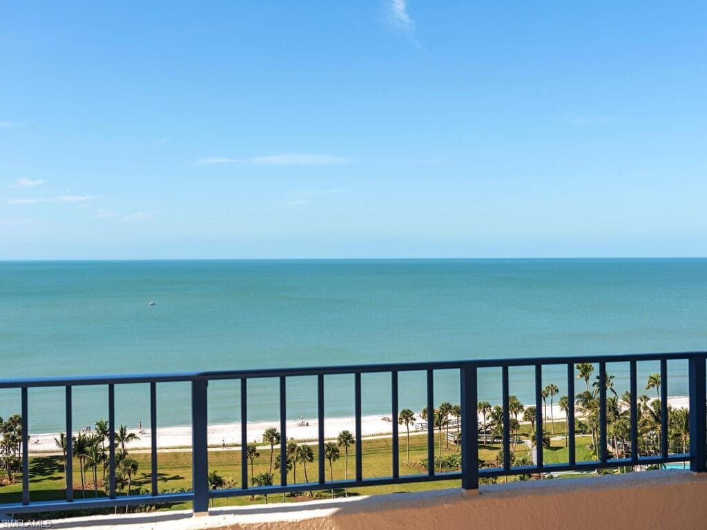 4451 Gulf Shore BLVD N 1602 NAPLES, FL 34103