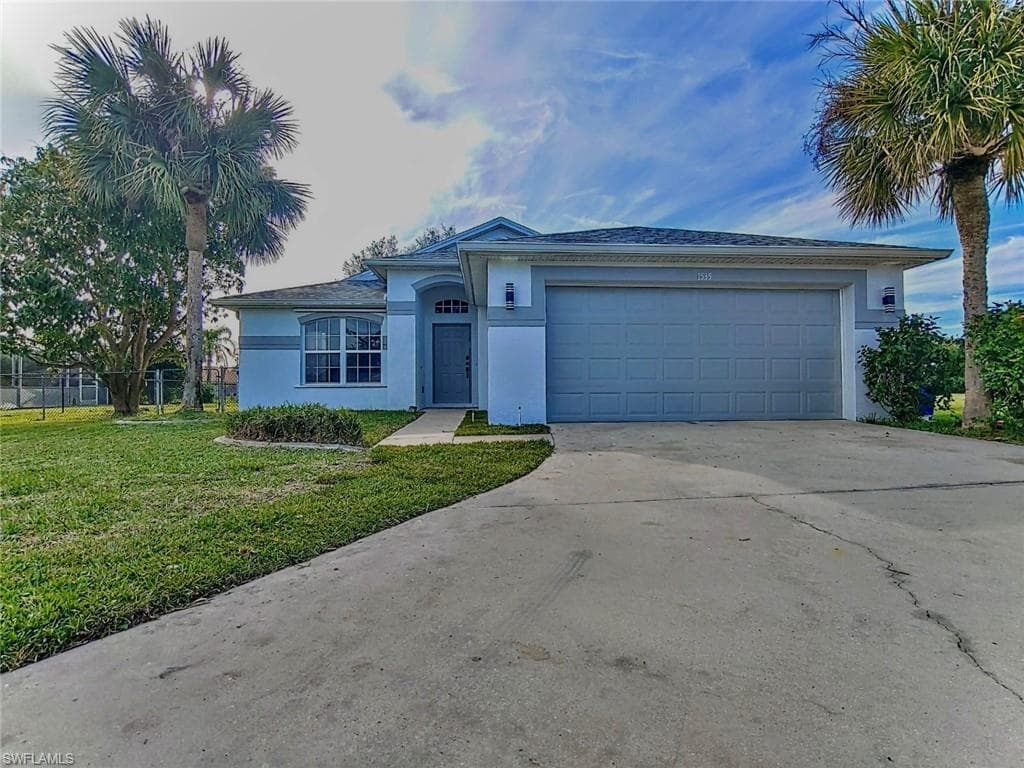1535 Graduate CT LEHIGH ACRES, FL 33971