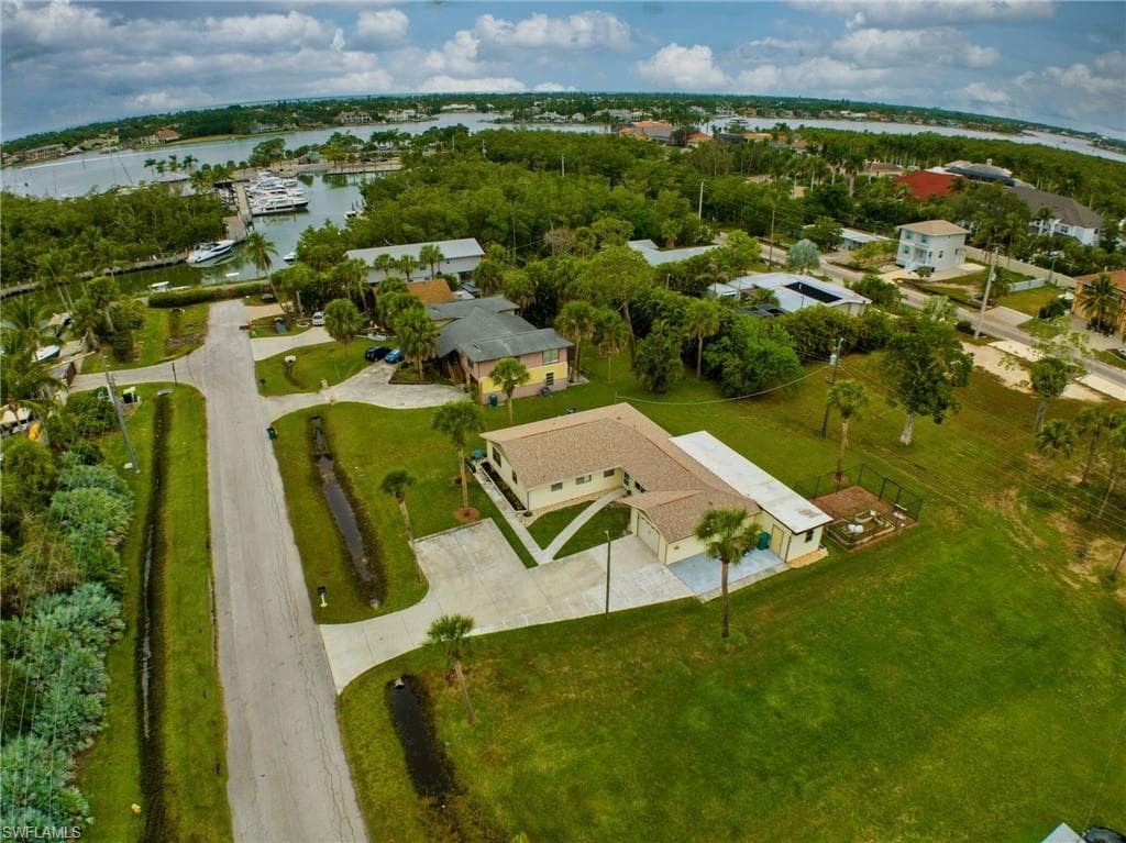 1769 Bay ST NAPLES, FL 34112