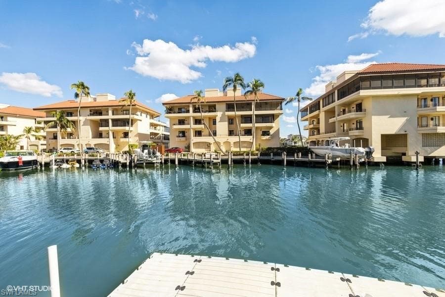 4400 Gulf Shore BLVD N 205 NAPLES, FL 34103