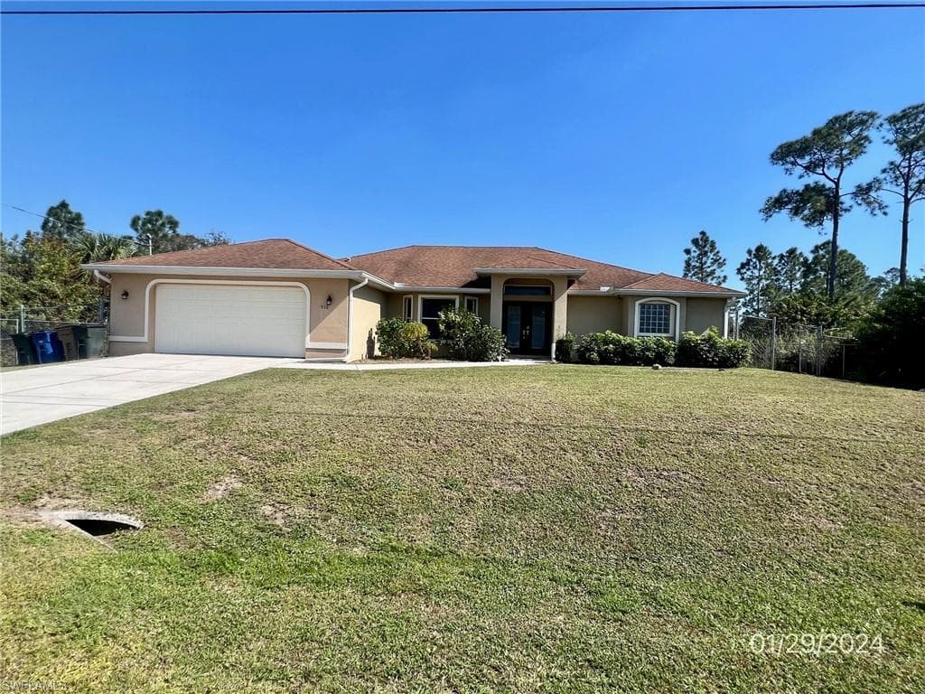 912 Plumosa AVE LEHIGH ACRES, FL 33972