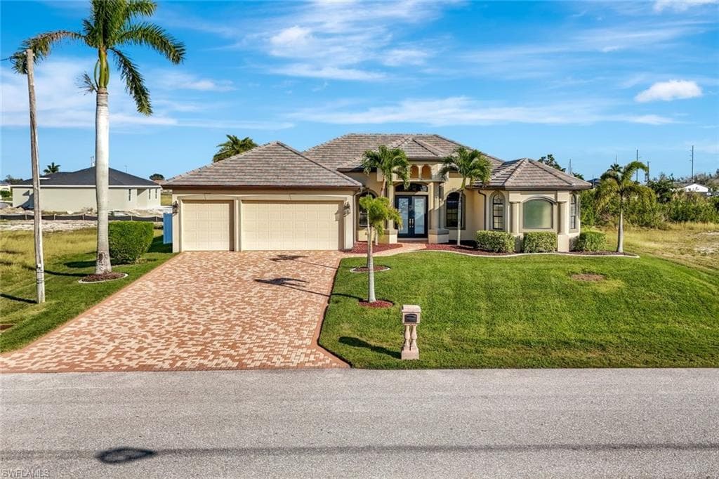 2425 7th AVE CAPE CORAL, FL 33993