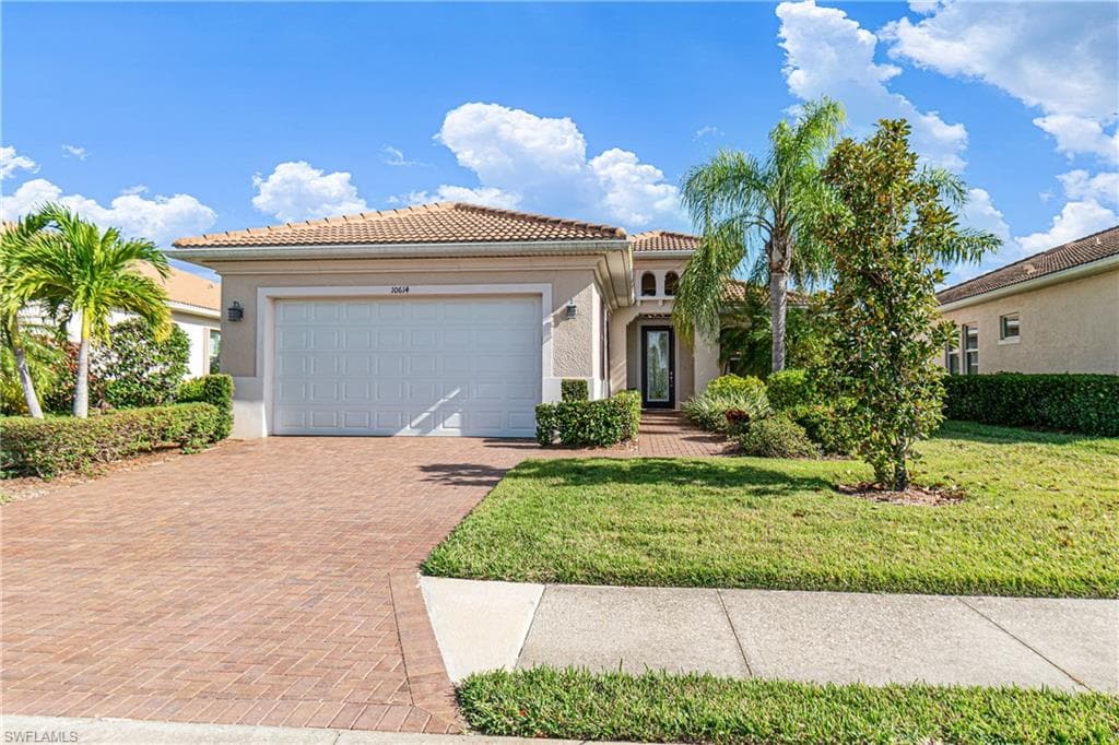 10614 Carena CIR FORT MYERS, FL 33913