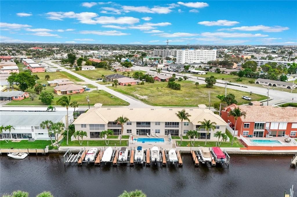 720 Victoria DR 104 CAPE CORAL, FL 33904