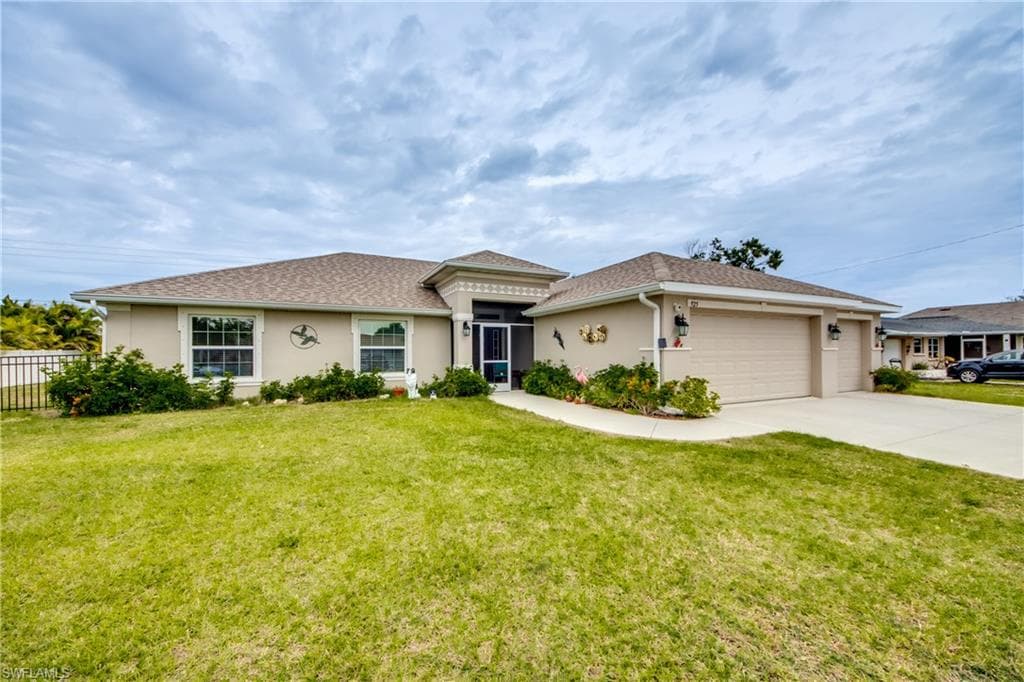 925 SE 26th TER CAPE CORAL, FL 33904