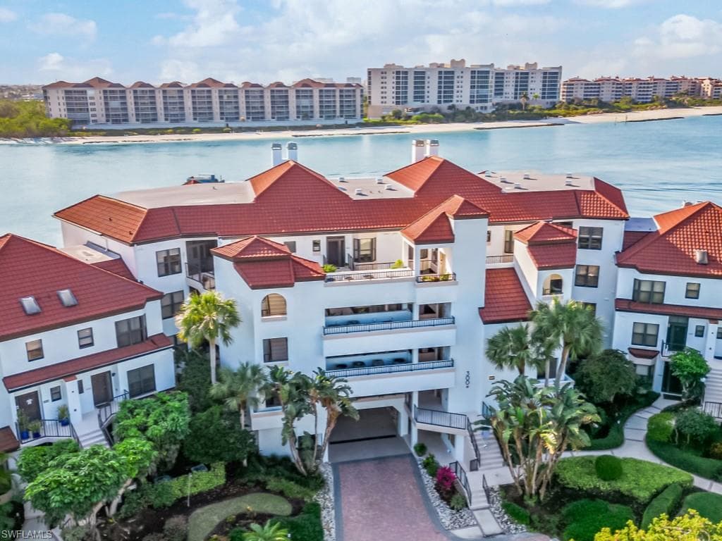 332 La Peninsula BLVD 332 NAPLES, FL 34113