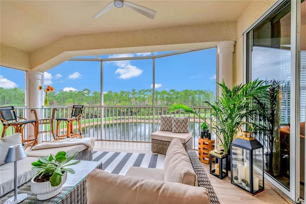 4883 Hampshire CT 6-301 NAPLES, FL 34112
