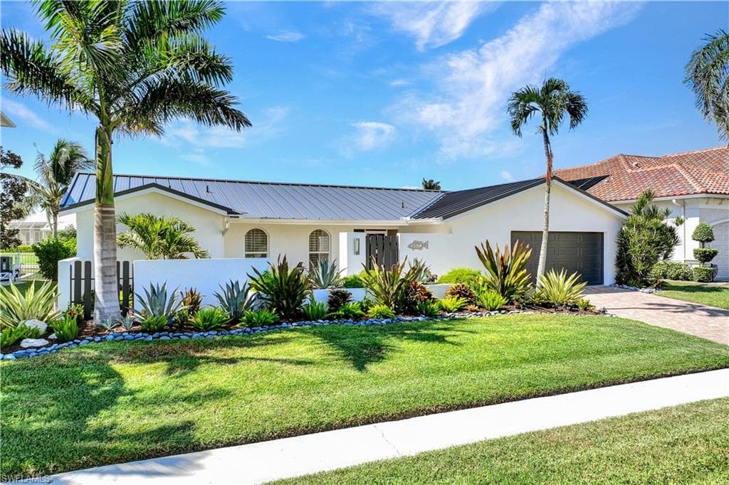 557 Hernando DR MARCO ISLAND, FL 34145
