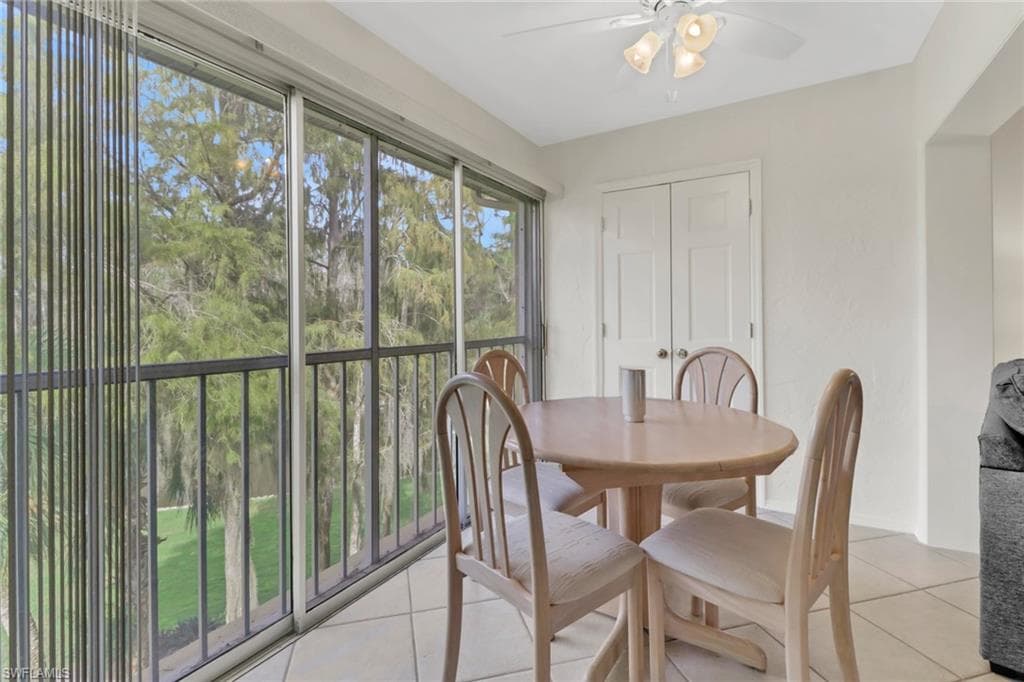 1025 Foxfire LN 303 NAPLES, FL 34104