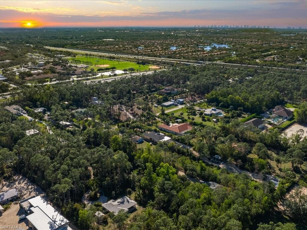 6147 ENGLISH OAKS LN NAPLES, FL 34119