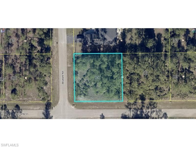 3301 9th ST LEHIGH ACRES, FL 33972